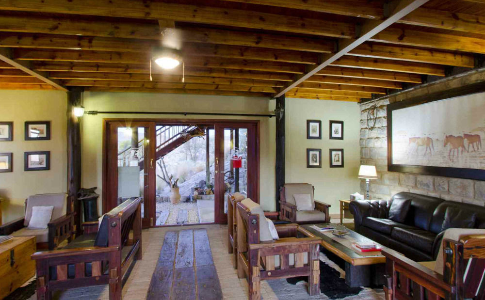 Klein-Aus Vista Desert Horse Inn Exterior photo